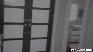 cutie allattano fuck in letto
