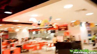 hottie spagnolo nudo e fucked in pubblico